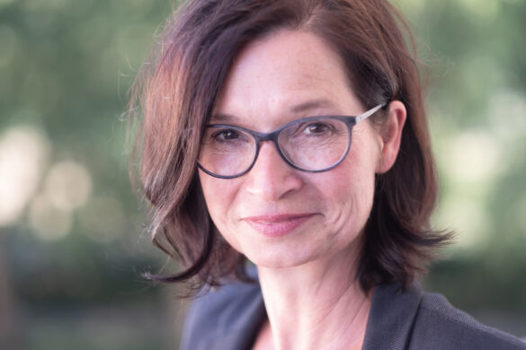 Anneke Gittermann, Trainerin im Freiwilligenmanagement, leitet den Themenabend zur Bindung von Ehrenamtlichen.